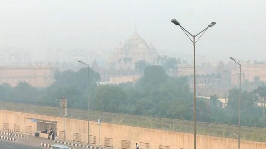 Minor relief but air quality in Delhi remains in ‘very poor’ category
