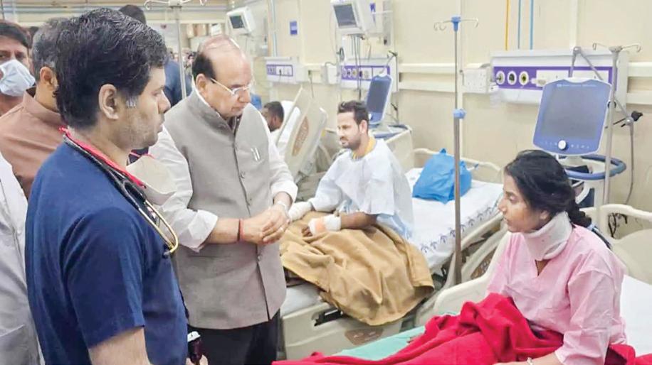 LG VK Saxena takes stock of situation, meets victims at Lok Nayak Hospital