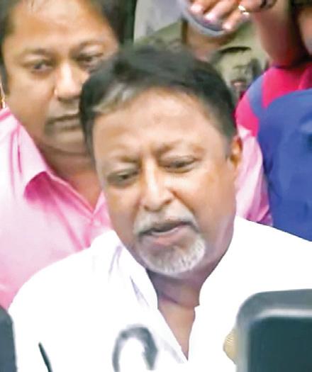 In a historic first, Calcutta HC disqualifies Mukul Roy for defection
