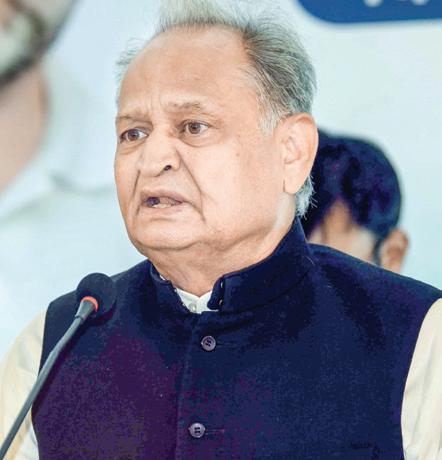 Gehlot slams EC for allowing cash scheme in Bihar