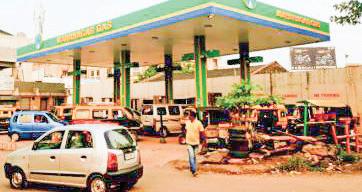 Mumbai faces chaos as CNG outage strands commuters across city