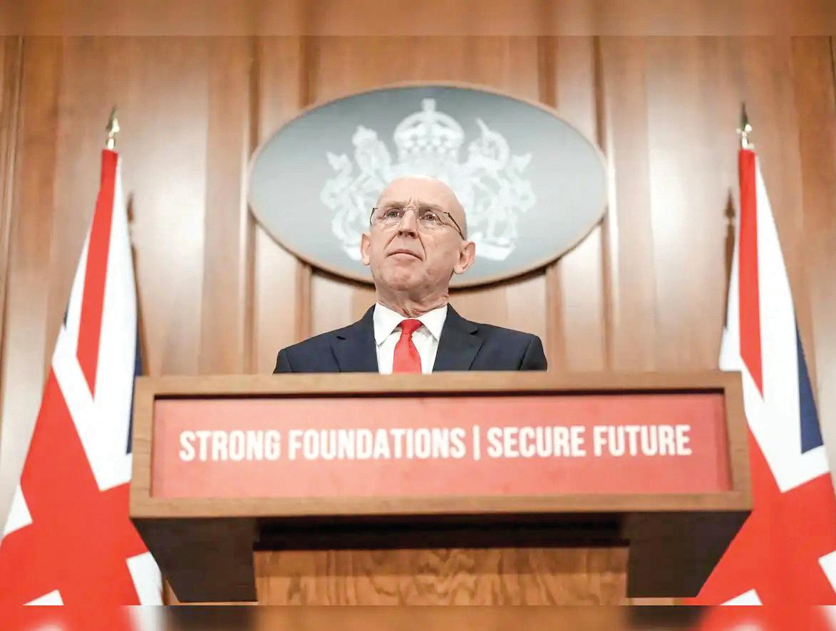 UK DEFENSE SECRETARY WARNS RUSSIA IT IS READY TO DEAL WITH ANY INCURSIONS