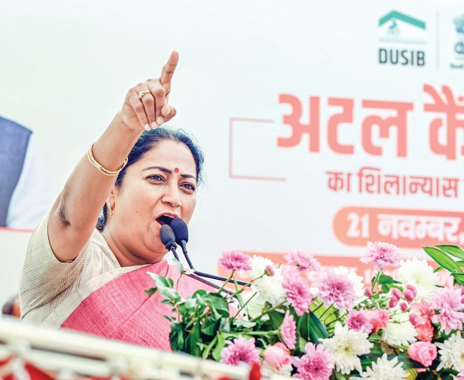 Delhi CM pledges Rs 700 cr for slum development