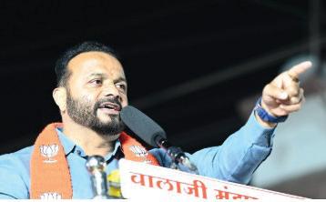 Even husbands don’t give Rs 100: Minister asks Ladki Bahin beneficiaries to back Fadnavis