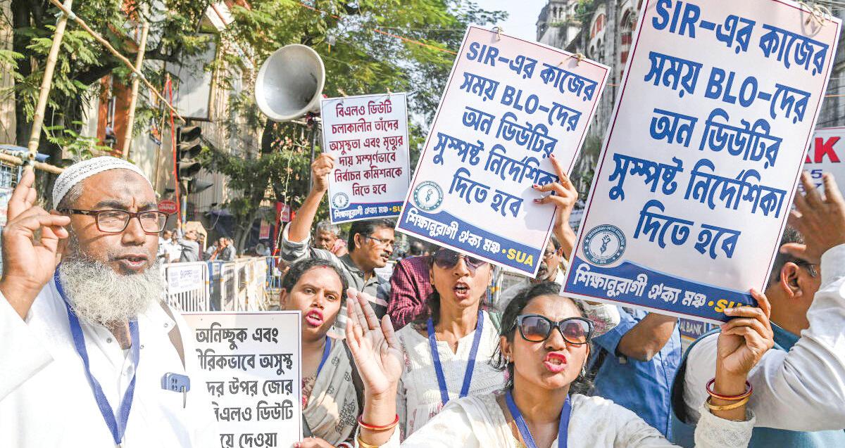 Agitating BLOs in Bengal demand 3-month extension of enumeration deadline