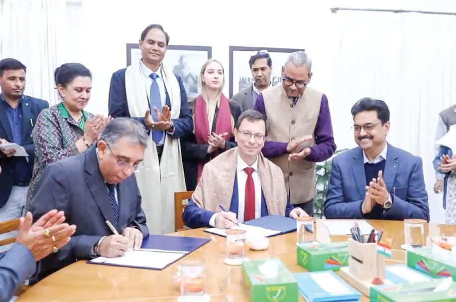 DU to build space mirror lab in collaboration with Russia's HSE University