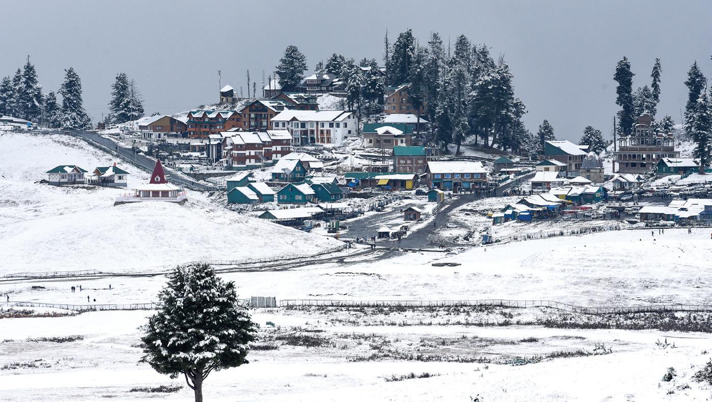 Fresh snowfall hits Tulail valley, temperatures plunge in Gurez