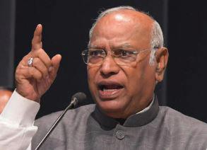 Those indulging in 'vote chori' are gaddars, need to be removed from power: Kharge