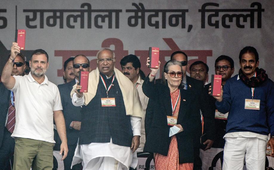 'Vote chor, Gaddi Chhod': Congress takes BJP, ECI head-on at Ramlila Maidan