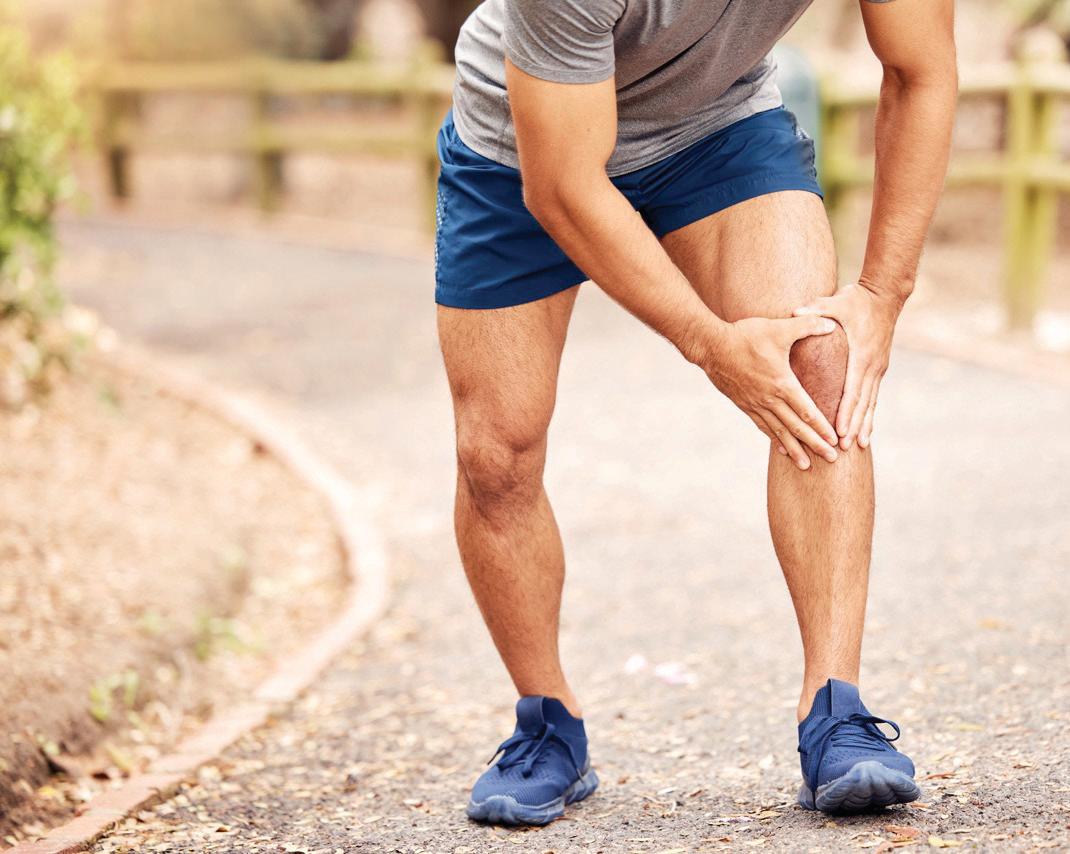 ARE CRACKING KNEES NORMAL? WHAT DO THOSE SOUNDS REALLY MEAN?