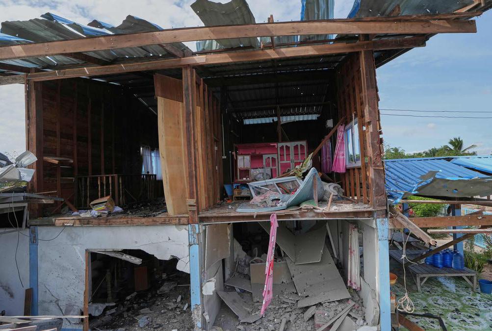 Cambodia says Thai bombing is hitting deeper into its territory