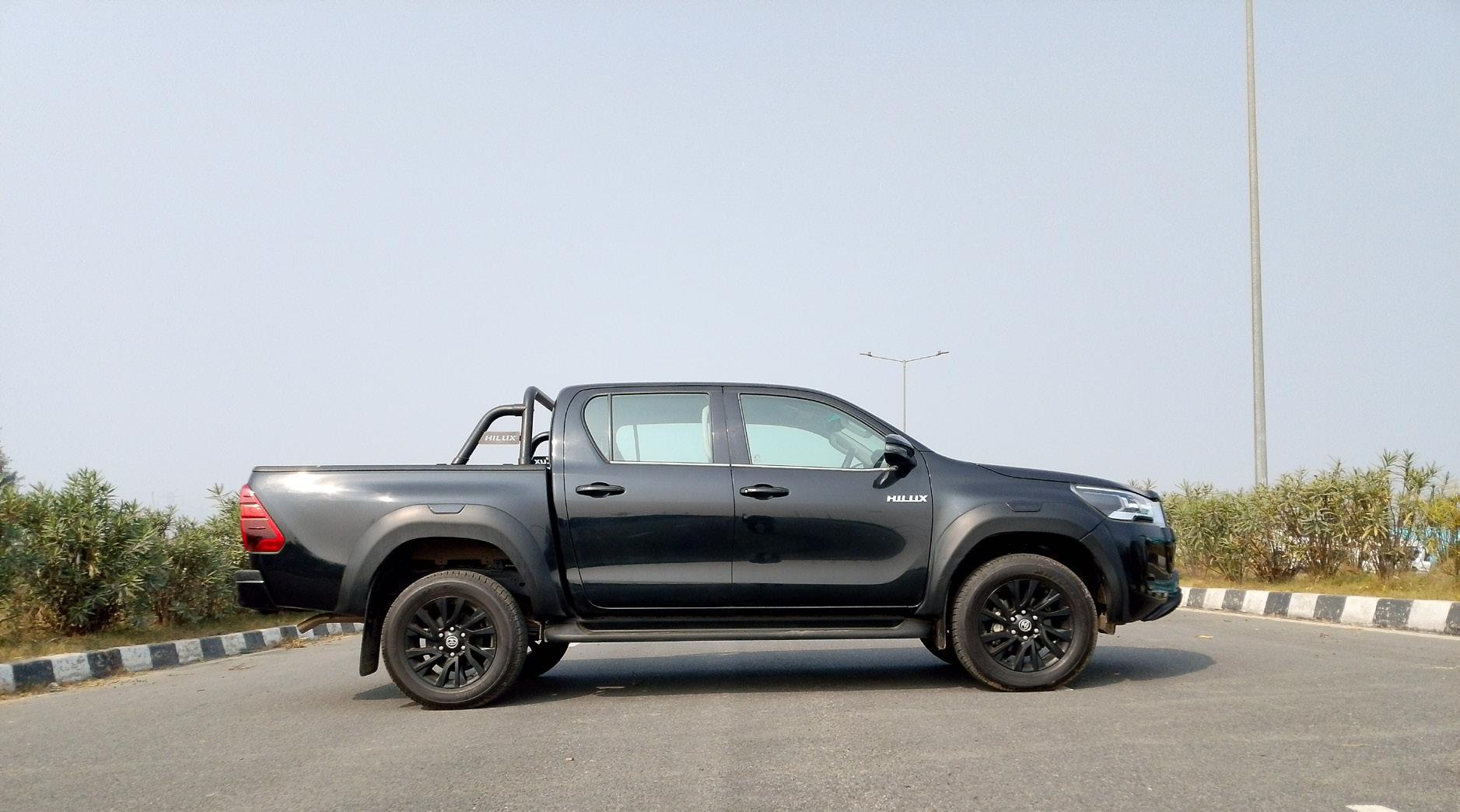 BOMBPROOF! TOYOTA HILUX AT REVIEW