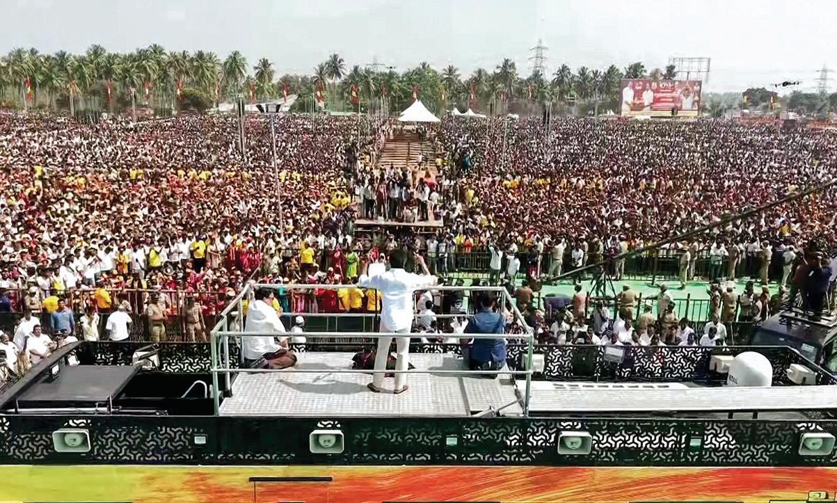 VK supporter falls unconscious at Vijay’s rally in TN’s Erode