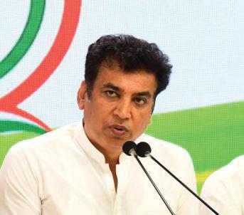 Delhi Cong accuses BJP, AAP of disrupting assembly to mask failures
