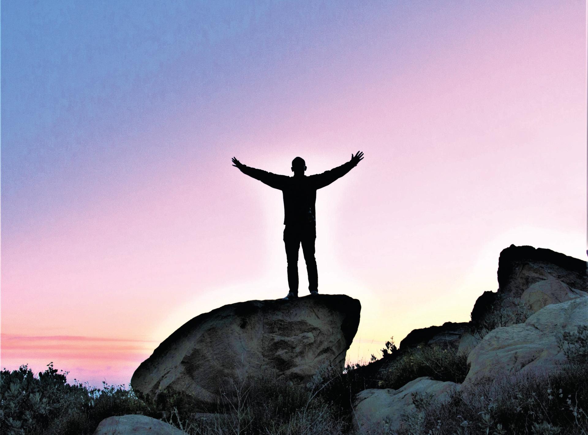 THE ART OF LIVING LIGHTLY