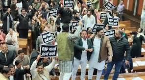 BJP, AAP Councillors create ruckus in Delhi Municipal Corporation