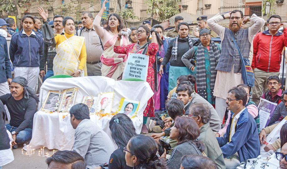 Bengal BLOs protest over SIR-linked deaths