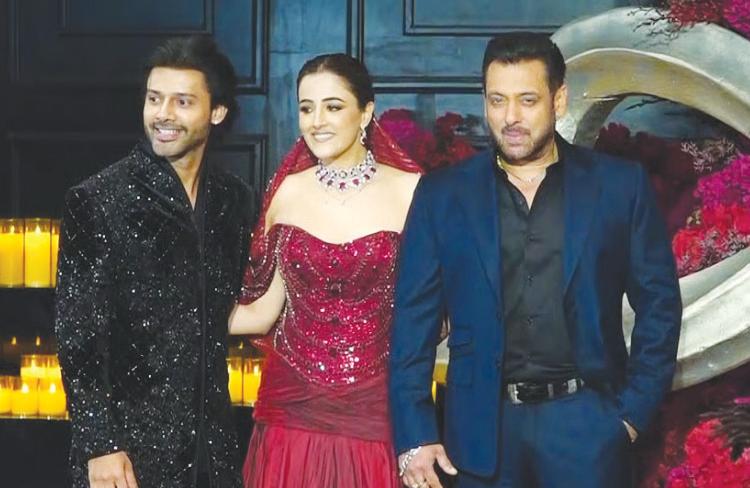 Salman Khan joins Nupur Sanon- Stebin Ben's wedding reception