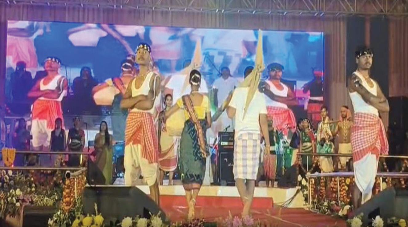 Tribal Fashion Walk steals spotlight at Tatapani Mahotsav