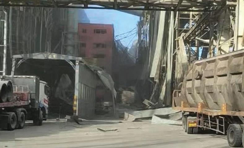 Chinese steel factory officials detained after explosion kills 2, leaves 8 missing