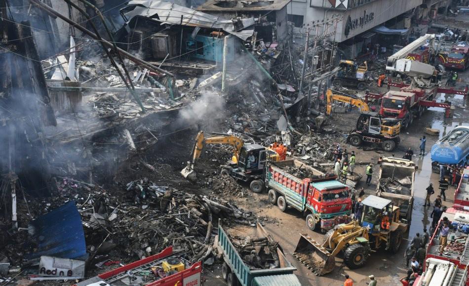 Karachi mall fire death toll rises to 23 as rescuers search for dozens