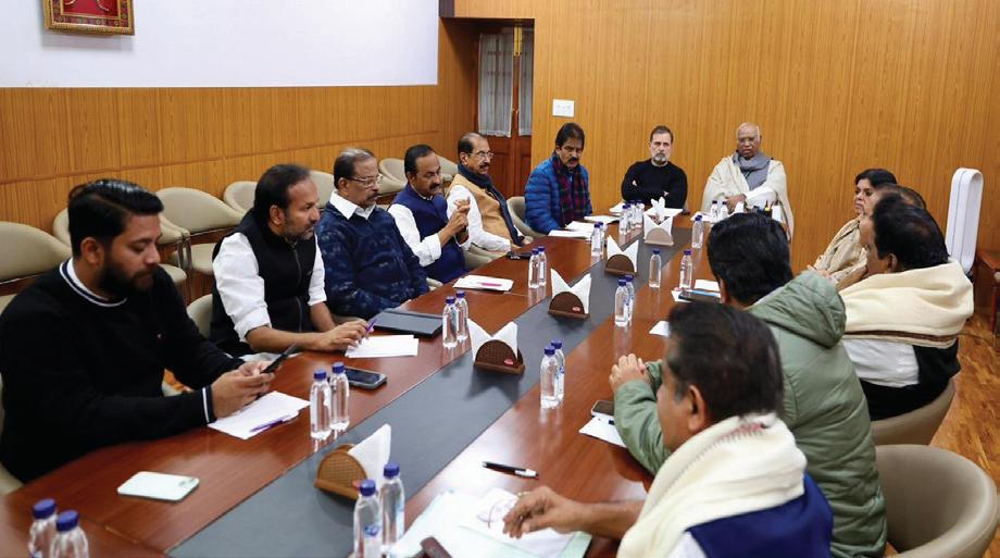 Kharge, Rahul hold meeting with Bihar Congress leaders