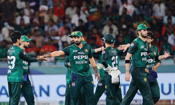 Pakistan outplay Australia in Lahore T20I