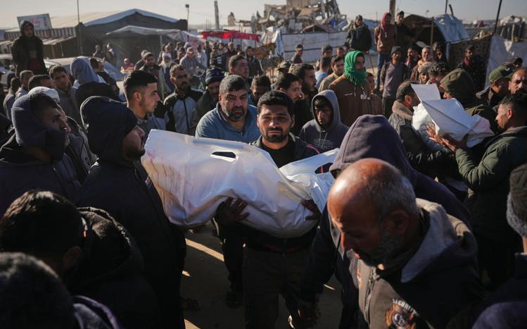ISRAELI STRIKES KILL 30 PALESTINIANS, INCLUDING CHILDREN