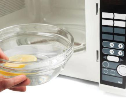 Microwave cooking: Should you keep the lid on or leave it off?