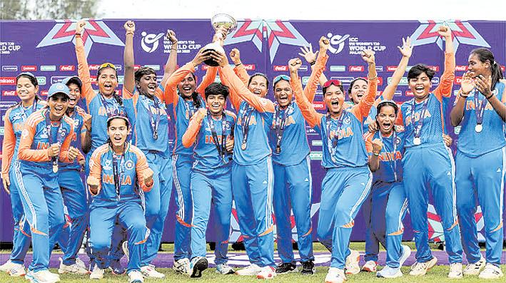 भारत ने दक्षिण अफ्रीका को हराकर लगातार दूसरी बार जीता महिला अंडर-19 टी20 विश्व कप का खिताब