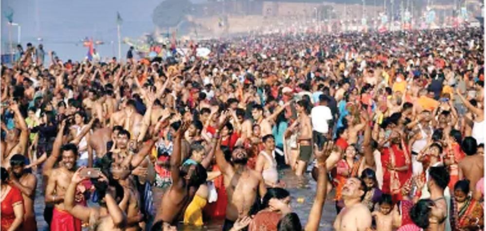 महाकुंभ : माघ पूर्णिमा पर 2 करोड़ से ज्यादा श्रद्धालुओं ने किया स्नान, मुस्लिमों ने बरसाए फूल, 10 लाख कल्पवासी हुए विदा