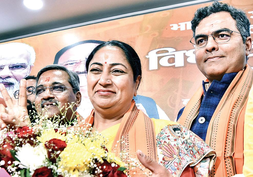 आलाकमान की मंजूरी, रेखा गुप्ता पहली बार विधायक बनीं, अब दिल्ली सीएम