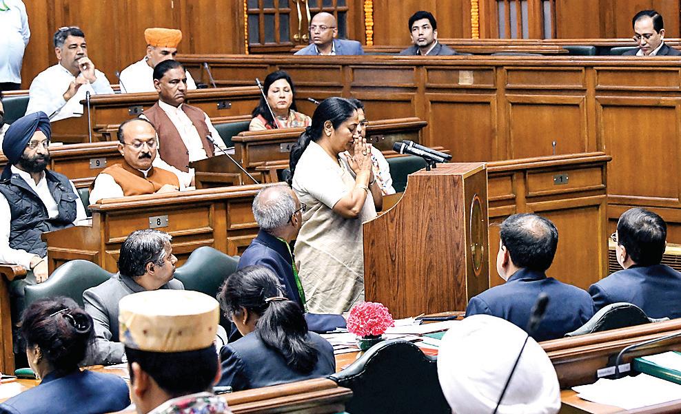 पहले सत्र में विधायकों ने उर्दू, संस्कृत सहित छह भाषाओं में ली शपथ