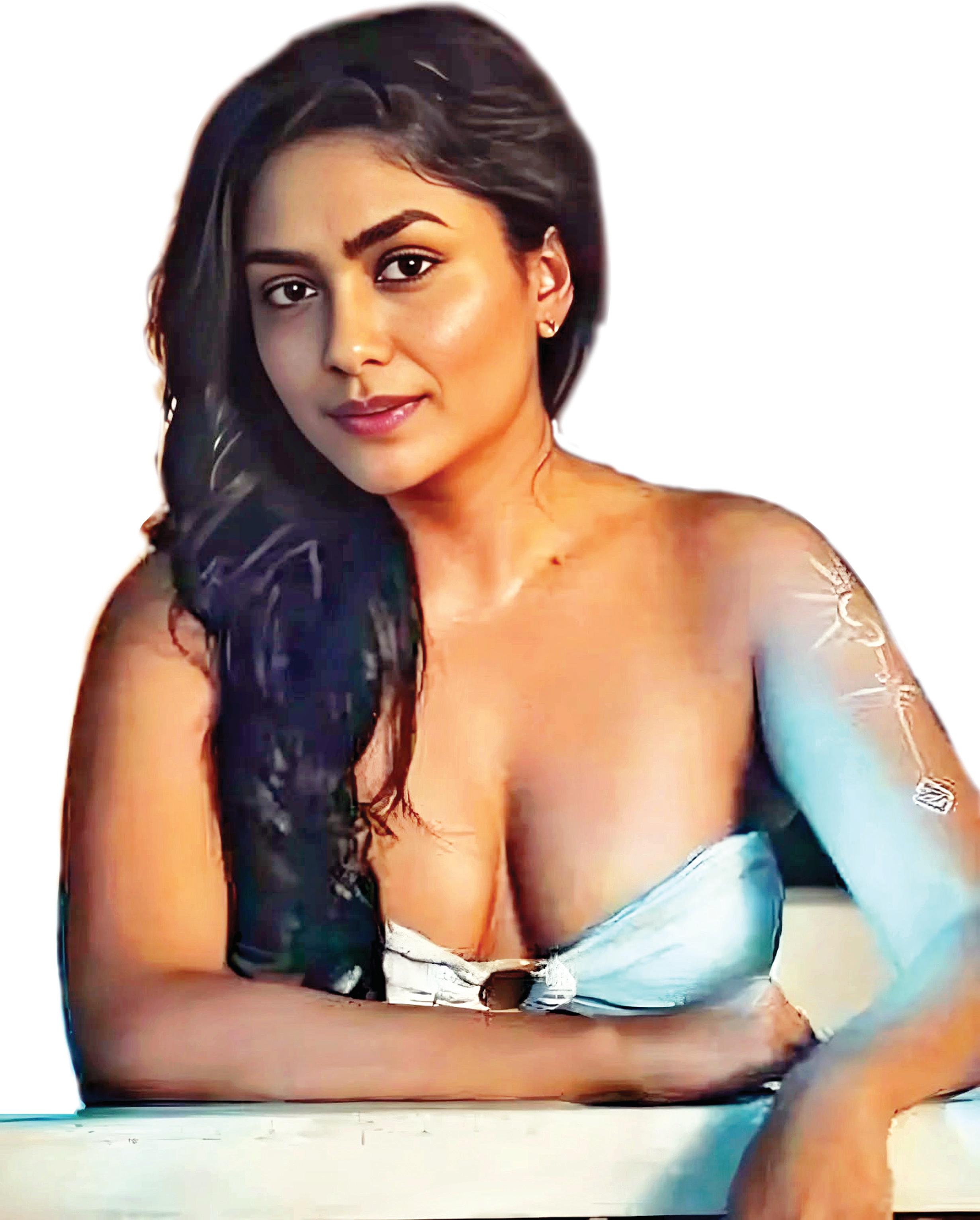 मृणाल ठाकुर ने ड्राइविंग के दौरान हेयर क्लिप न पहनने की दी सलाह, शेयर किया वीडियो