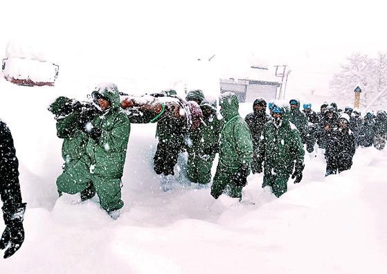 उत्तराखंड में हिमस्खलन, 57 दबे