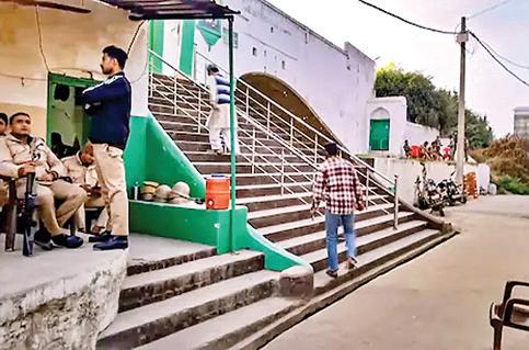एएसआई ने कोर्ट में कहा- संभल जामा मस्जिद में रंगाई-पुताई की जरूरत नहीं