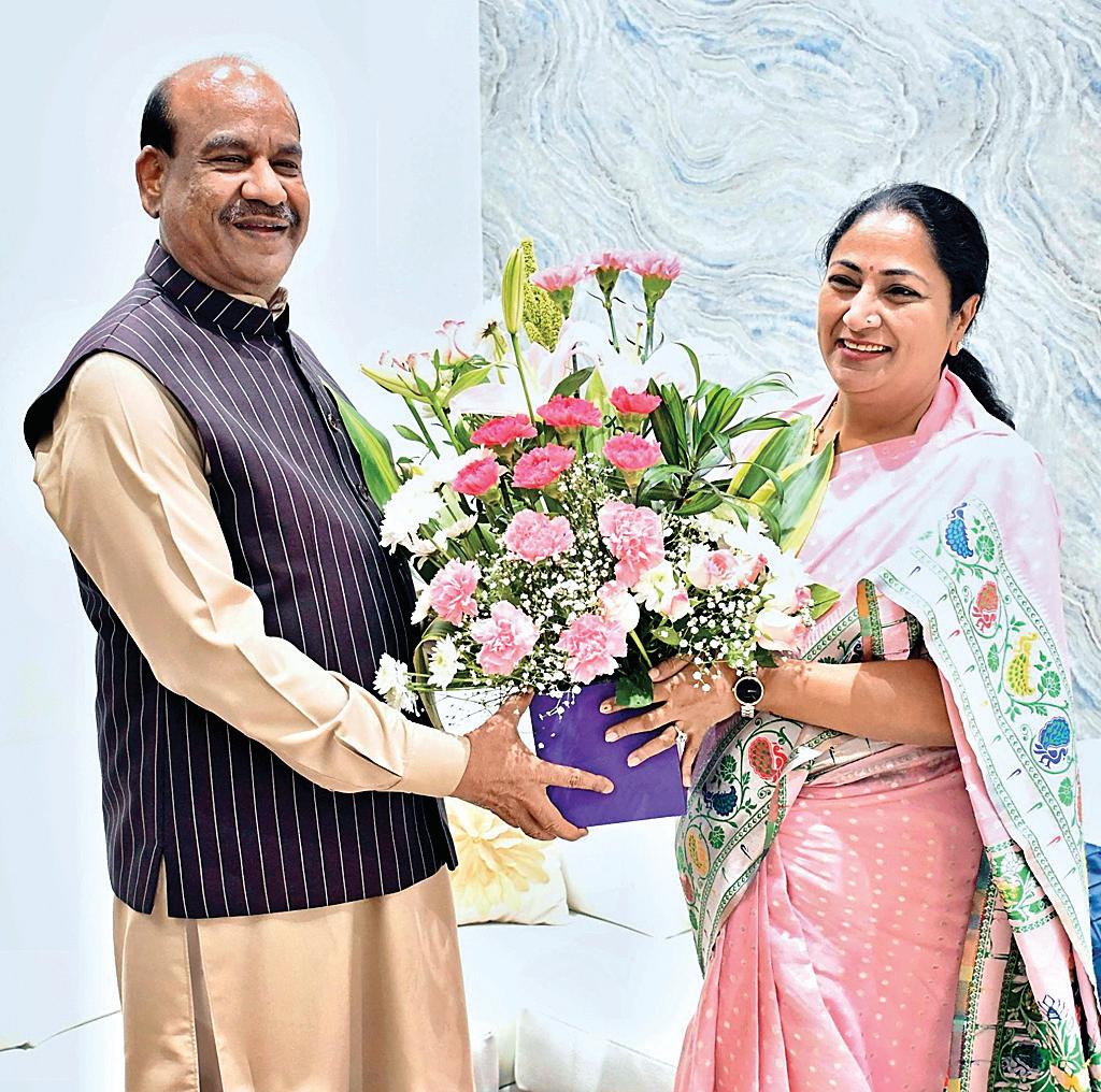 महिलाओं के खातों में आएंगे 2500 रुपए, सरकार जल्द करेगी नियम व शर्तों की घोषणा