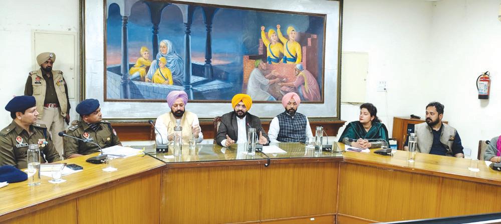कैबिनेट मंत्री तरुनप्रीत सिंह सौंद ने नशा तस्करों को पंजाब छोड़ने की चेतावनी दी