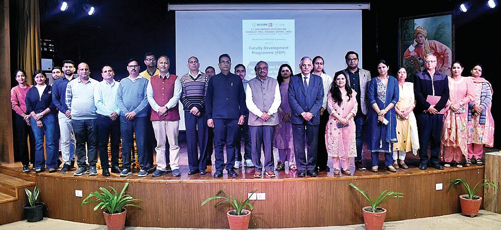 जेसी बोस विश्वविद्यालय द्वारा सतत विद्युत प्रणाली और स्मार्ट प्रौद्योगिकी पर ज्ञानवर्धन कार्यक्रम का आयोजन