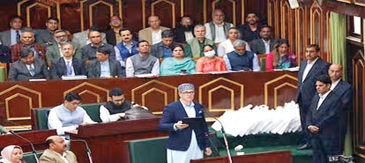सीएम अब्दुल्ला ने 370 हटने के बाद पेश किया पहला बजट, कहा- यह आर्थिक विकास के लिए एक रोडमैप है