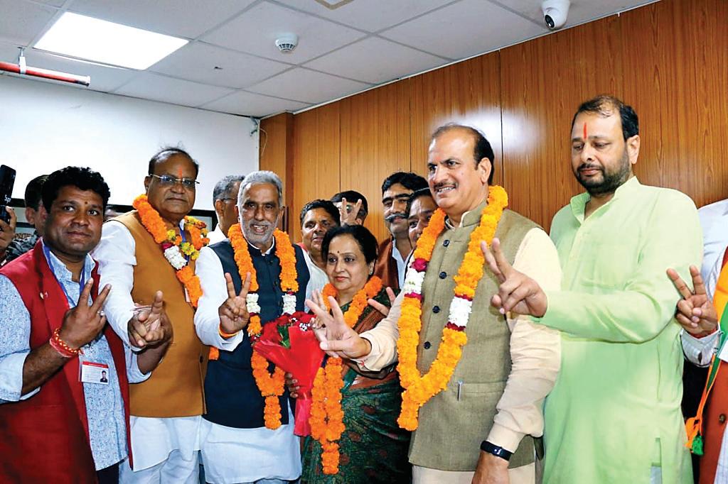 निगम के सभी अधिकारी व कर्मचारियों की उपलब्धता व जवाबदेही सुनिश्चित की जाएगी:प्रवीण बत्रा जोशी