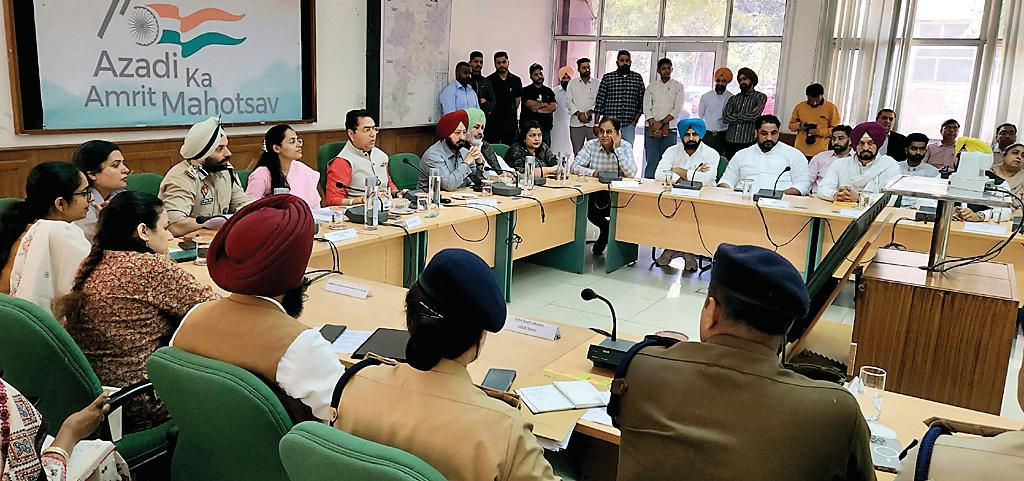 काउंसलर, सरपंच और नंबरदार नशा तस्करों के प्रति नरमी न बरतें: अमन अरोड़ा