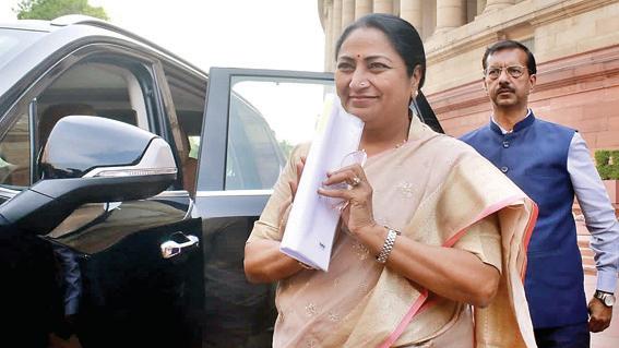मुख्यमंत्री रेखा गुप्ता की सख्ती से पीडब्लूडी हरकत में, प्रोजेक्ट्स में देरी पर नपेंगे अफसर