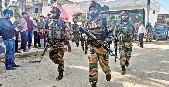 महिला ने बताए 5 आतंकी, पति को पकड़ लिया था, चकमा देकर भागे