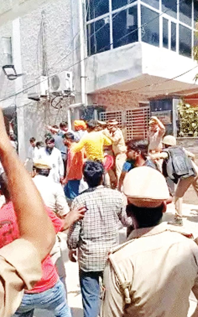 राणासांगा को गद्दार कहने वाले सपा सांसद के घर हमला