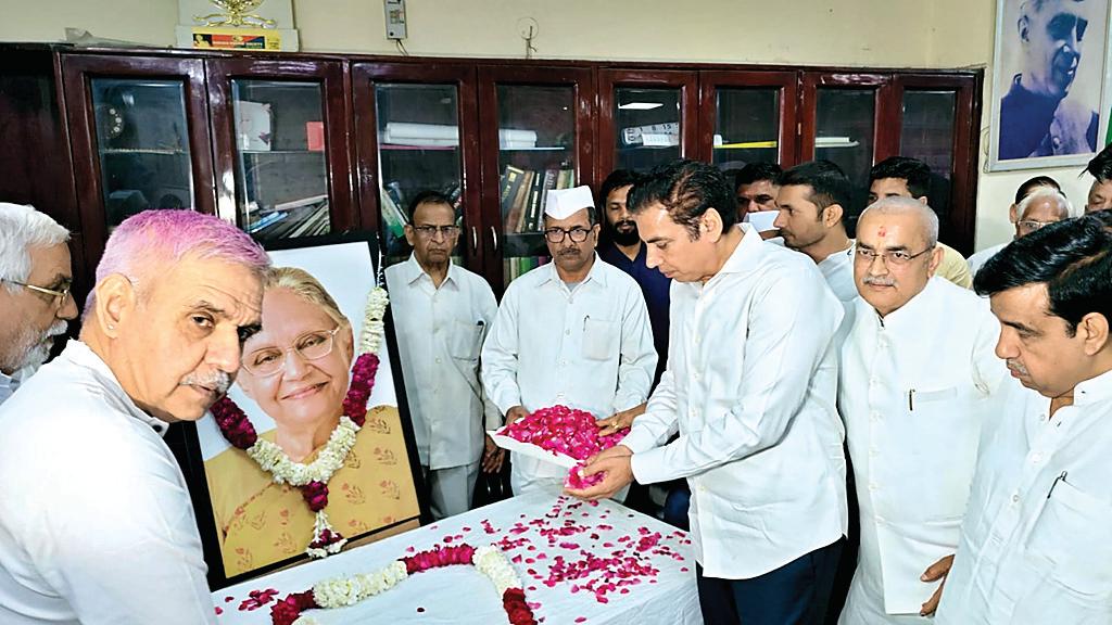 दिल्ली कांग्रेस ने स्व. शीला दीक्षित की जयंती पर श्रद्धांजलि अर्पित की