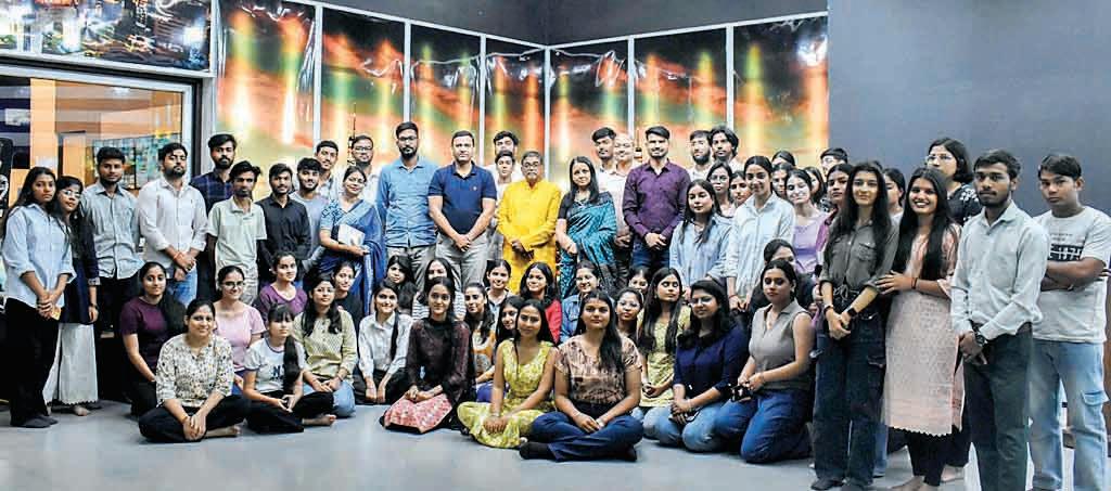 विकास संचार एवं ग्रामीण विकास के समाधान के अनोखे प्रयोग ने लिखा पत्रकारिता का नया अध्याय