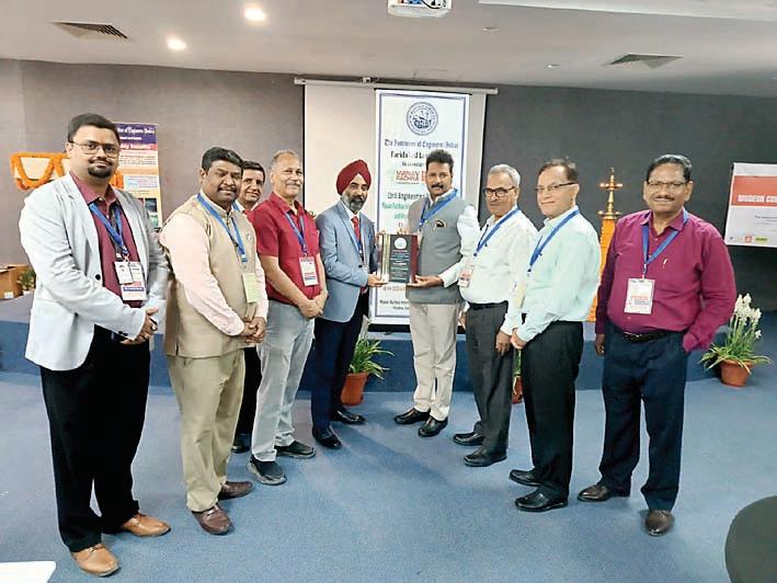 एक हरित भविष्य का निमार्णः स्थिरता के लिए आधुनिक निर्माण पद्धतियां विषय पर संगोष्ठी