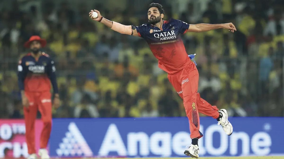 भुवनेश्वर कुमार के नाम दर्ज हुआ अनोखा रिकॉर्ड