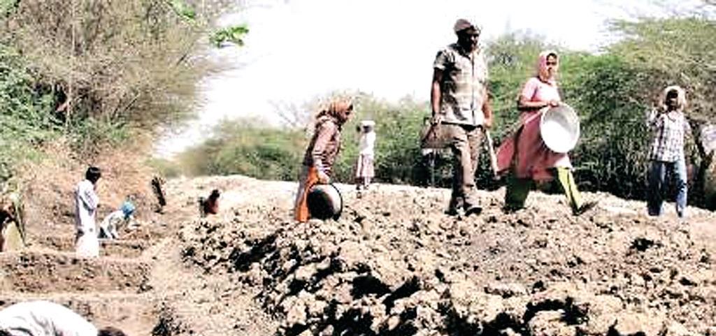 कमजोर हो गई मजदूर और कमेरों की लड़ाई : पंगु हो गए मजदूर संघ